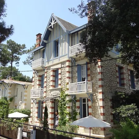 Frivole Bed & Breakfast
