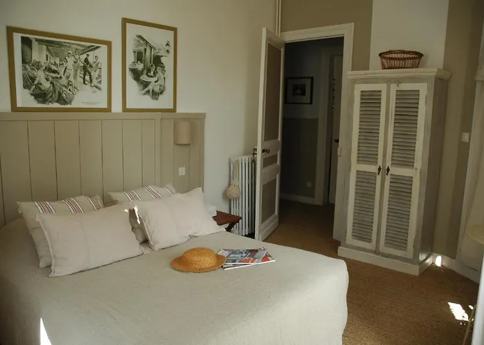 Frivole Bed & Breakfast 3*