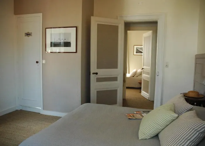 Frivole Bed & Breakfast 3*